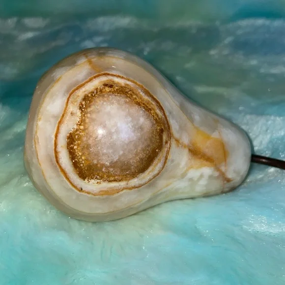 Vintage Polished Set of Stone Pears. Colorful fruit hand carved. - Picture 5 of 8